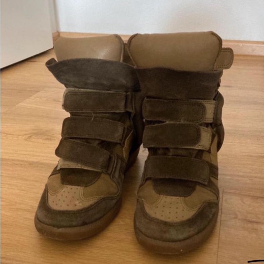 Worn a few times but good quality